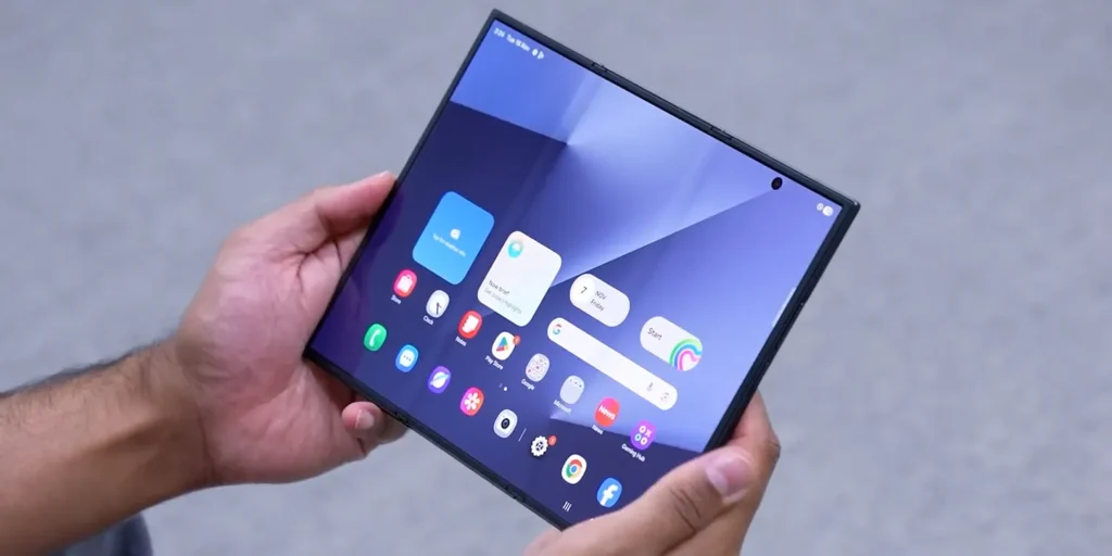 Samsung Galaxy Z TriFold e Fold 7 em destaque.